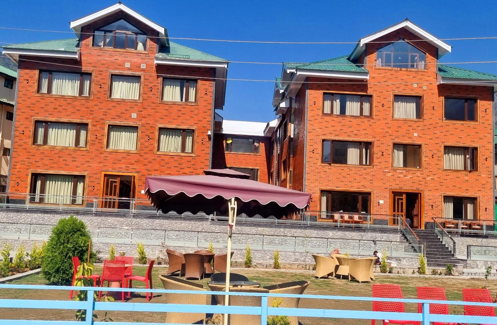 White Water Resorts Pahalgam Ngoại thất bức ảnh
