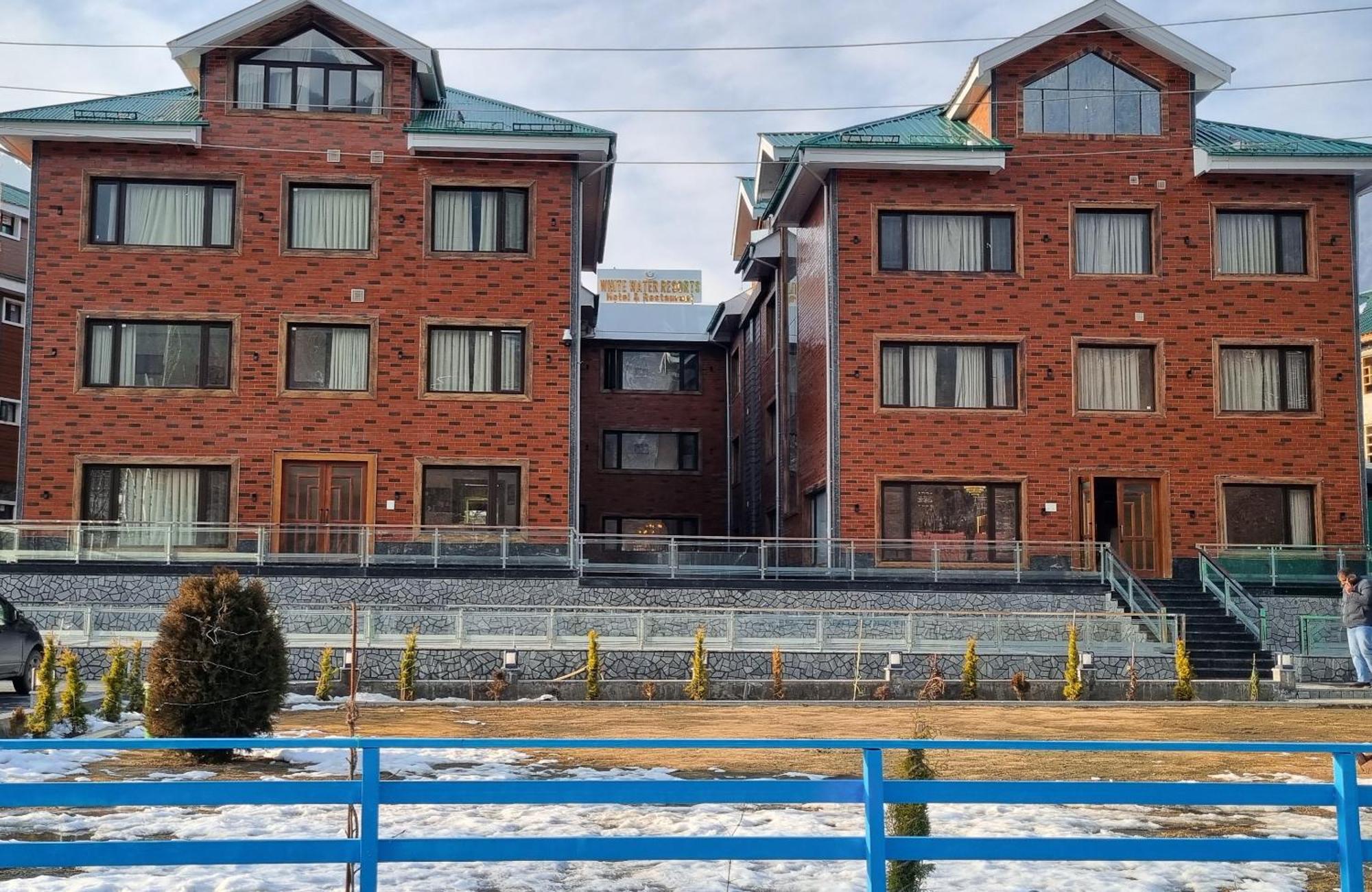 White Water Resorts Pahalgam Ngoại thất bức ảnh